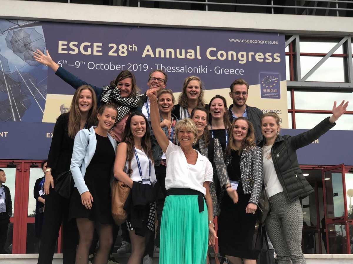 Onderzoekers rond Marlies Bongers op het ESGE-congres in Thessaloniki, 2019